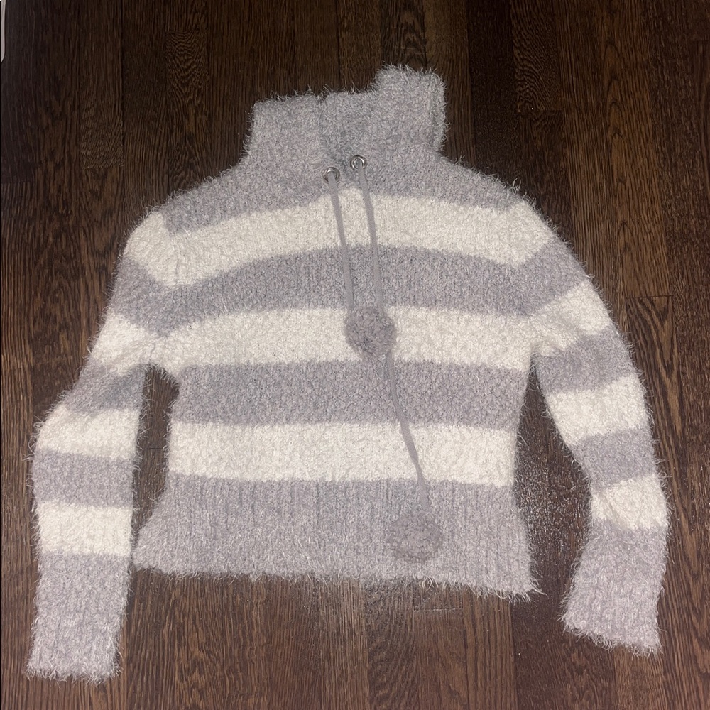 Cozy Striped Women's Sweater - Gray and White